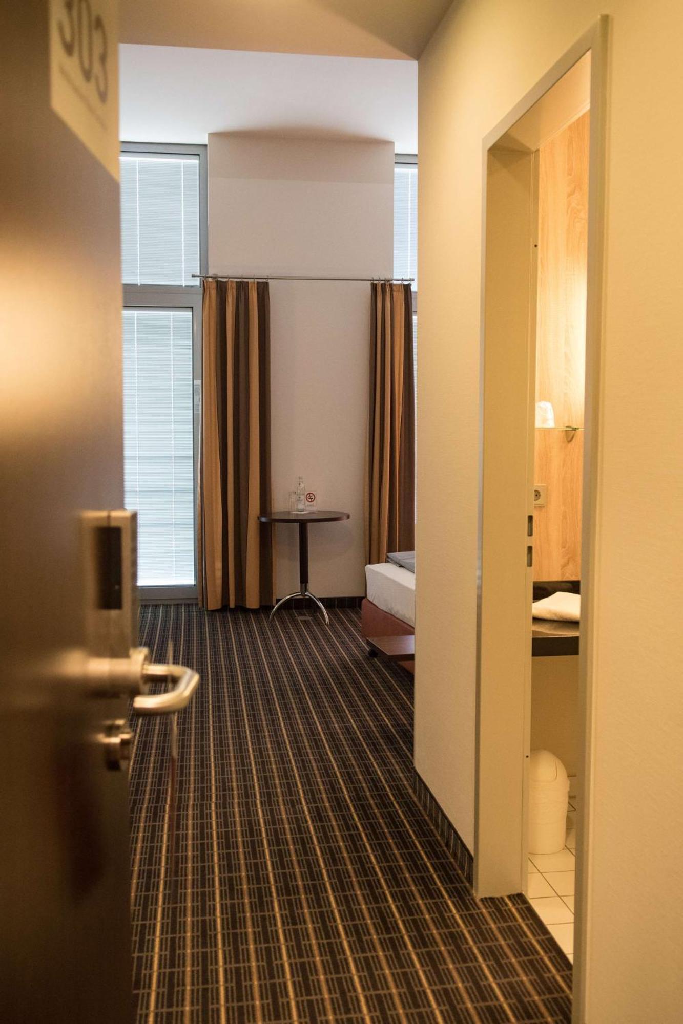 Livenwork Hotel & Coworking Gvz インゴルシュタット エクステリア 写真